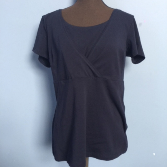 H&M Tops - H&M Mama Maternity/Nursing Surplice Tee